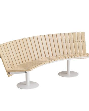 Elegant Hvid Cirkum Buet Sofa med Stålunderstel på Udsalg