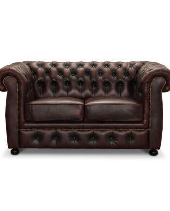 Elegant Chesterfield Sofa i Oxblood Læder – Tidløs Elegance