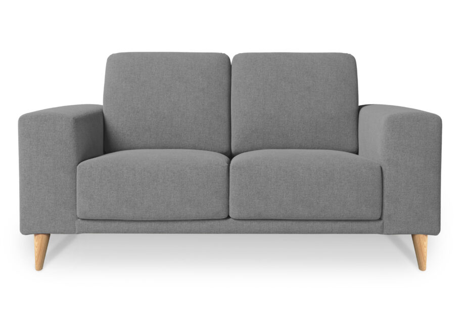 Santiago Sofa med Træben – Tidløs Elegance til Dit Hjem