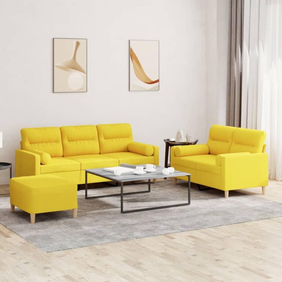 Lysegul Sofa med Puder – Ideel til Afslapning i Stuen