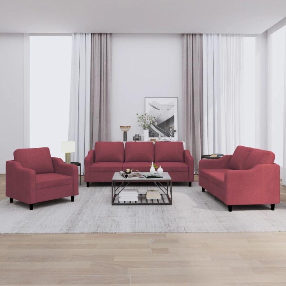 Vinrød Sofa med Hynder – Elegance til Dit Hjem