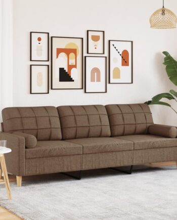 3-Personers Sofa i Brun Stof med Pyntepuder - Tilbud!